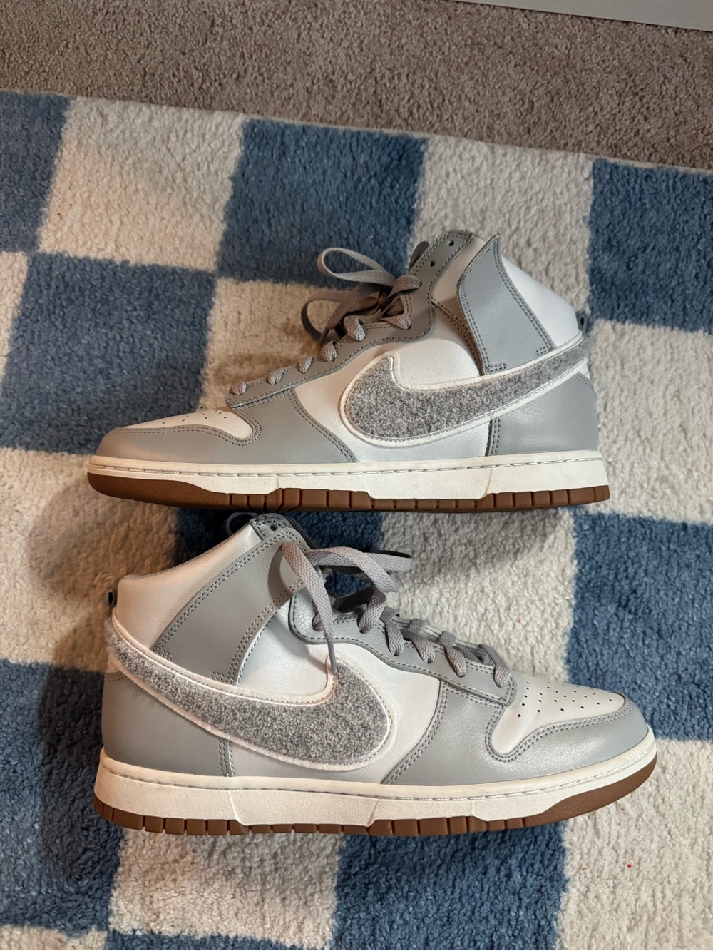 Nike Dunk high in chenille swoosh light smoke grey